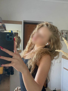 Escort Karoline Photo 13