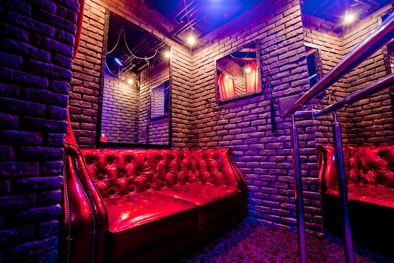 мартин стрип клуб